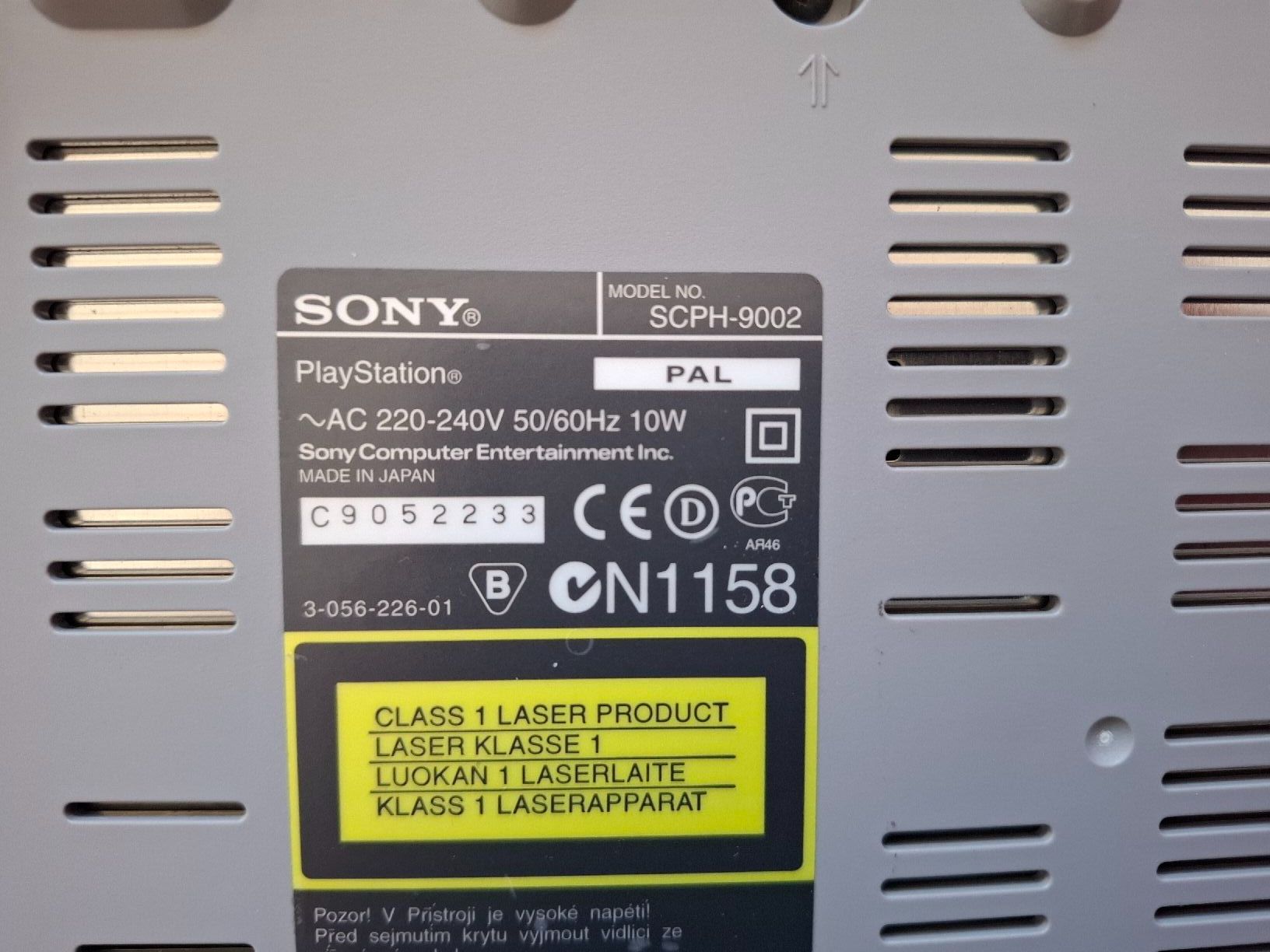 Sony Console: PS1 SCPH-9002 / 1ère main / 2 controller / 1 carte / 1 jeu – Usato da Crémines venduto da Carambaaa 2