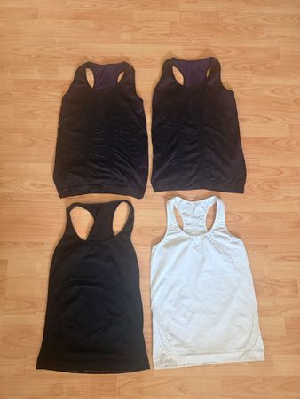 4 Damen Tanktops Sporttop Grösse M guter Zustand