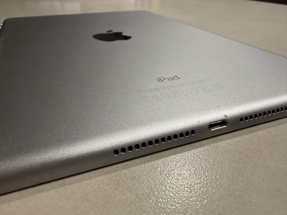 Apple Tablet PC: iPad 5. Generation Wi-Fi 32 GB spacegrau – Usato da Adliswil venduto da Stardust11 2