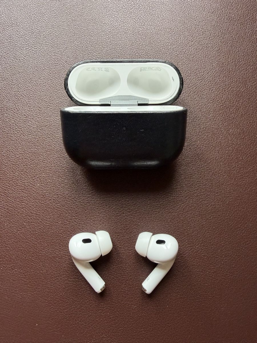 Apple Casques audio: Apple AirPods Pro (2nd generation) usb-c – D'occasion à Niederglatt ZH par Ivan.Kryvoshei
