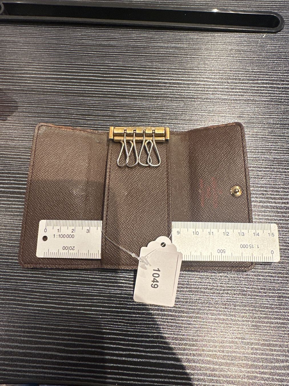 Louis Vuitton Portachiavi: Louis Vuitton Schlüsseletui - Nr. 1049 – Usato da Hittnau venduto da LuxAndMore 2