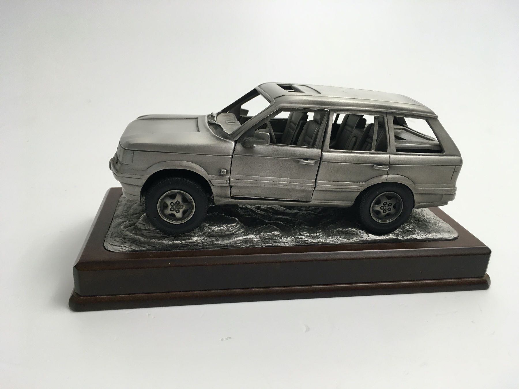 Land Rover Modellini d'auto: RANGE ROVER Originalmodell Vollmetall – Usato da Rheineck venduto da emma.gut