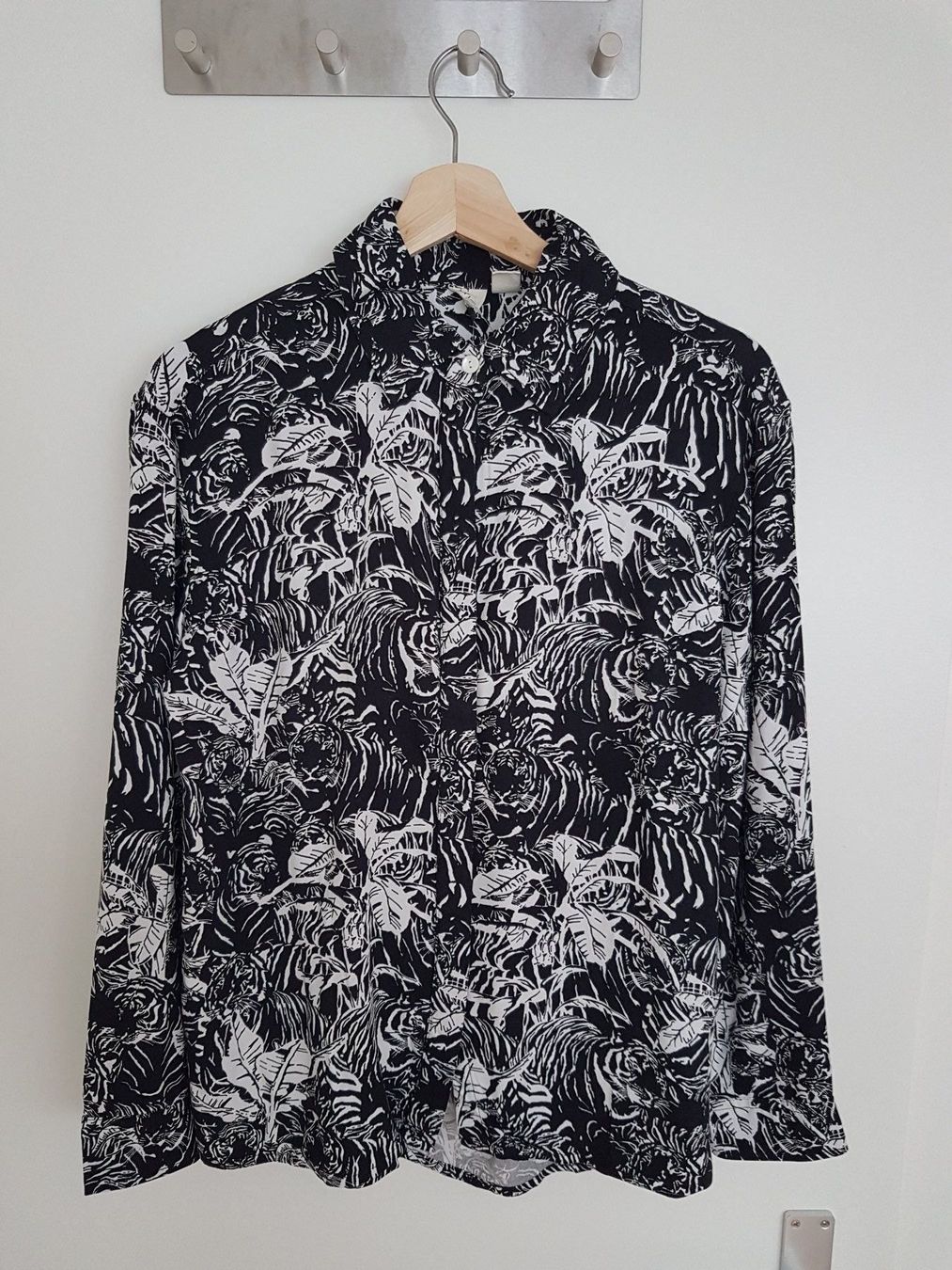Roxy Camicette: Chemisier à motifs Roxy XS - NEUVE – Nuovo (secondo la descrizione) da Lausanne venduto da claire1401