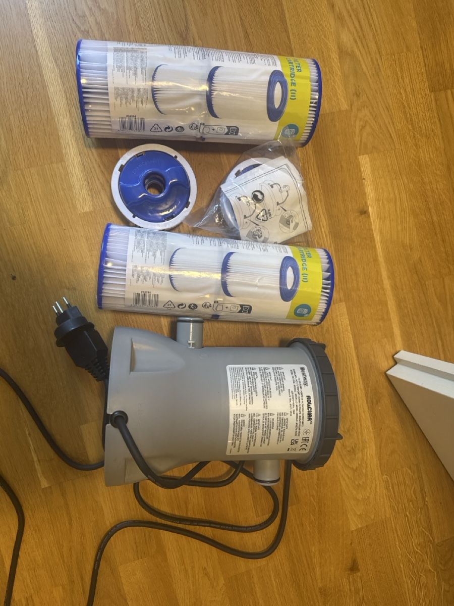 Bestway Accessori per Piscine: Bestway Flowclear Filter Pump mit zusatzkartuschen – Nuovo (secondo la descrizione) da Pfaffhausen venduto da mavital
