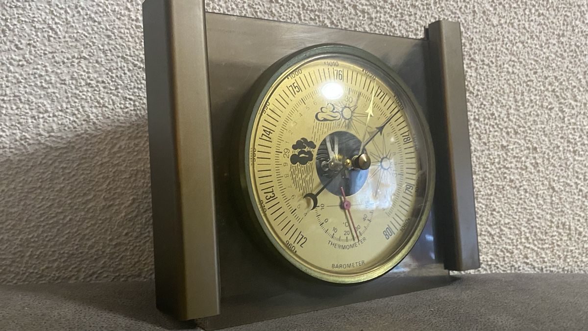 Autres appareils anciens: Barometer Thermometer Messinstrument braun gut erhalten – D'occasion à Zürich par Timi80 5