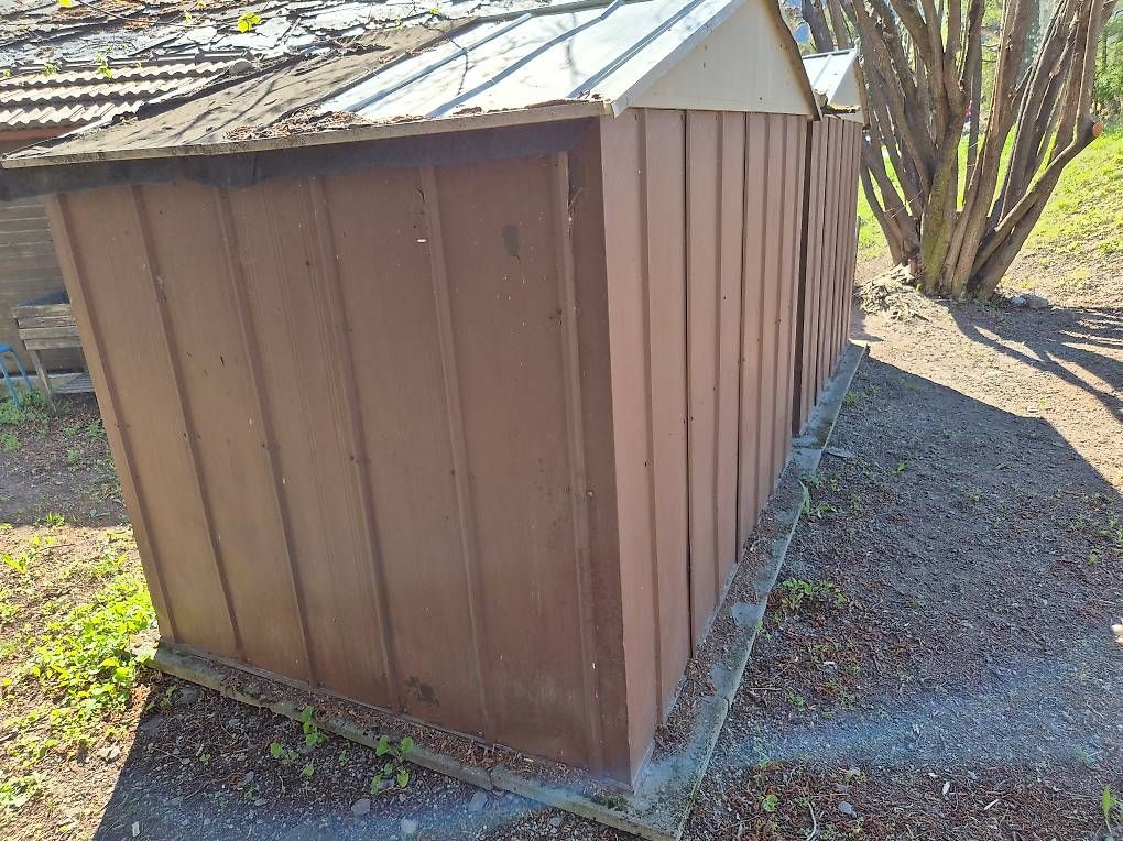 Casette da giardino & serre: 2 cabanons de jardin métalliques – Usato da Granges VS venduto da bon_wws6 1