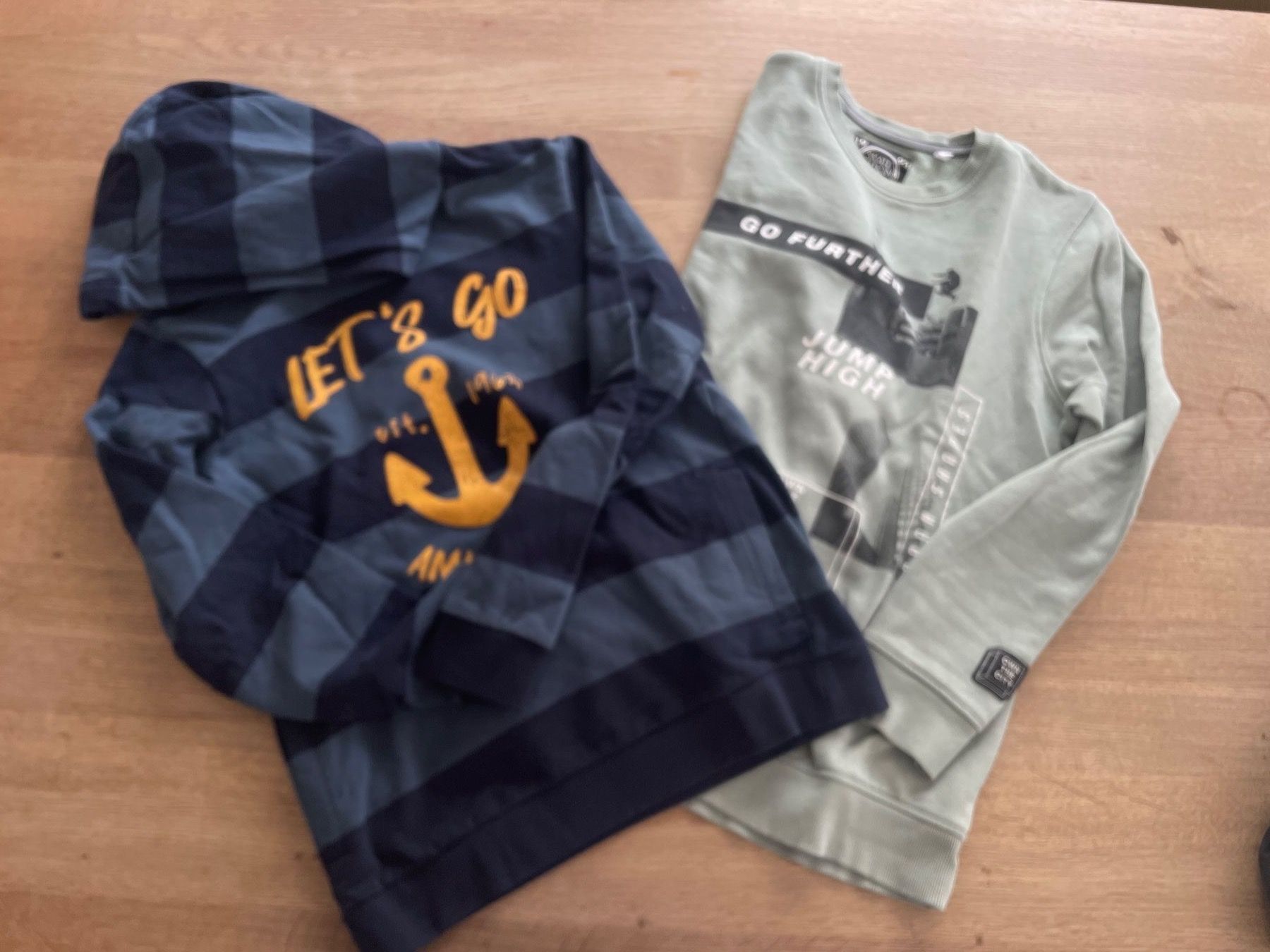 Lotti & Set di vestiti: Kleiderpaket 170/176 Hosen und Pullover – Usato da Winterthur venduto da sellforless 1