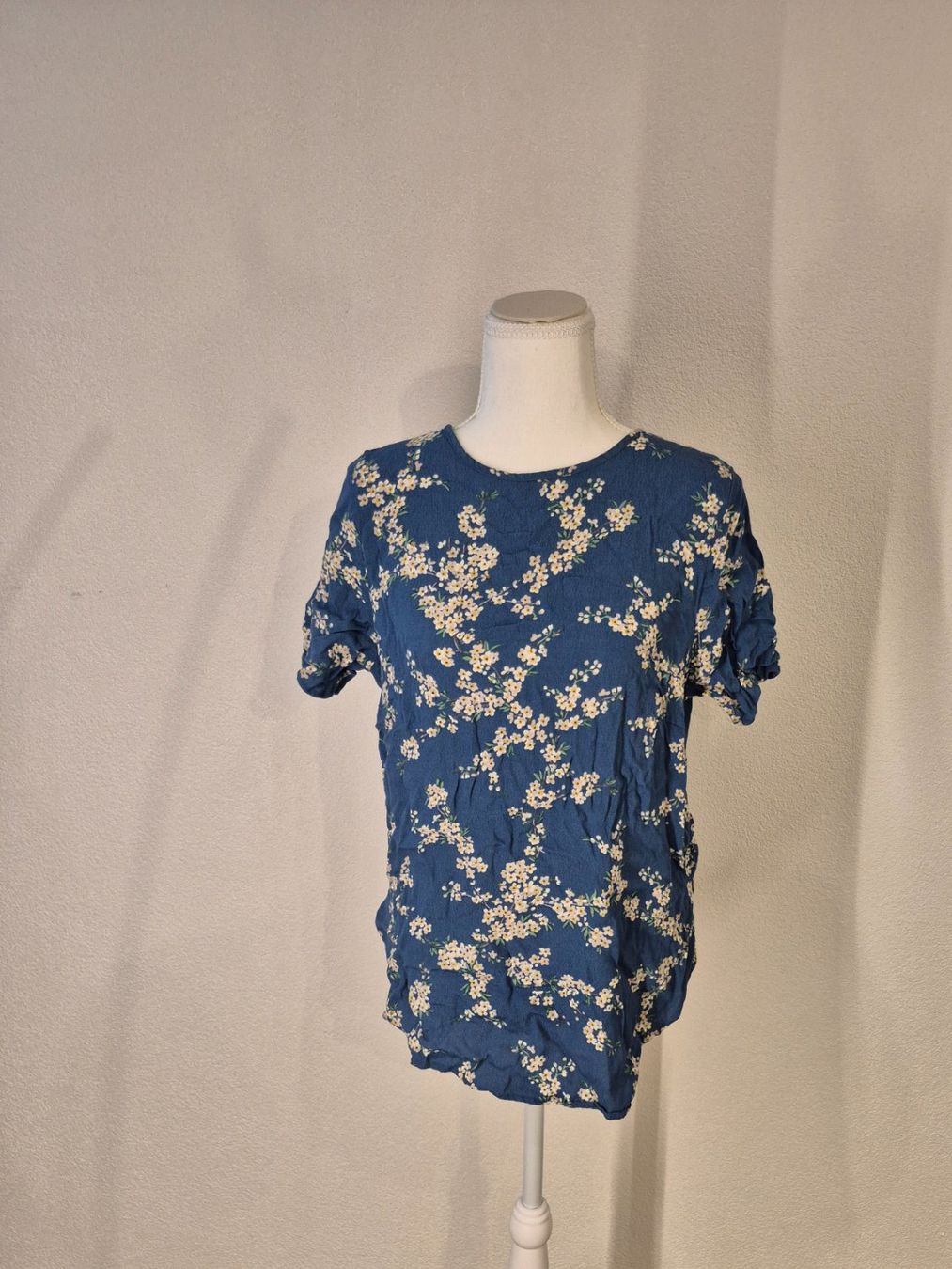 H&M Chemisiers: Bluse hellblau, GP & J Baker x H&M Collection, Grösse 42 – D'occasion à La Neuveville par Vestiaire_2011 1