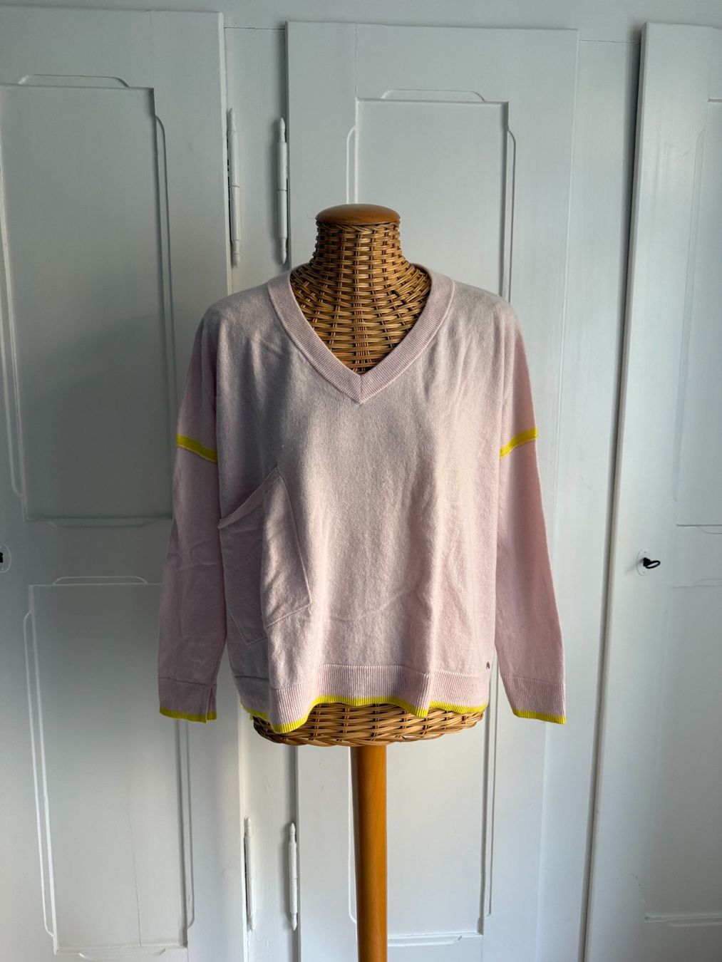 Pulls & Sweat-shirts: DELICATELOVE - Wollpullover rosa oversized S – D'occasion à Zürich par Diazaio