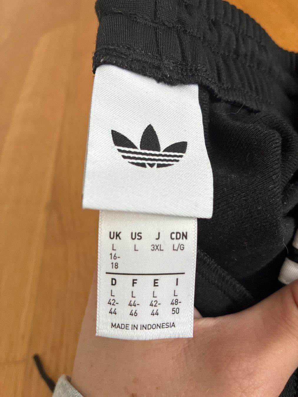 Adidas Pantaloni: Adidas FIREBIRD Hose – Usato da Altstätten SG venduto da palmela.31 1