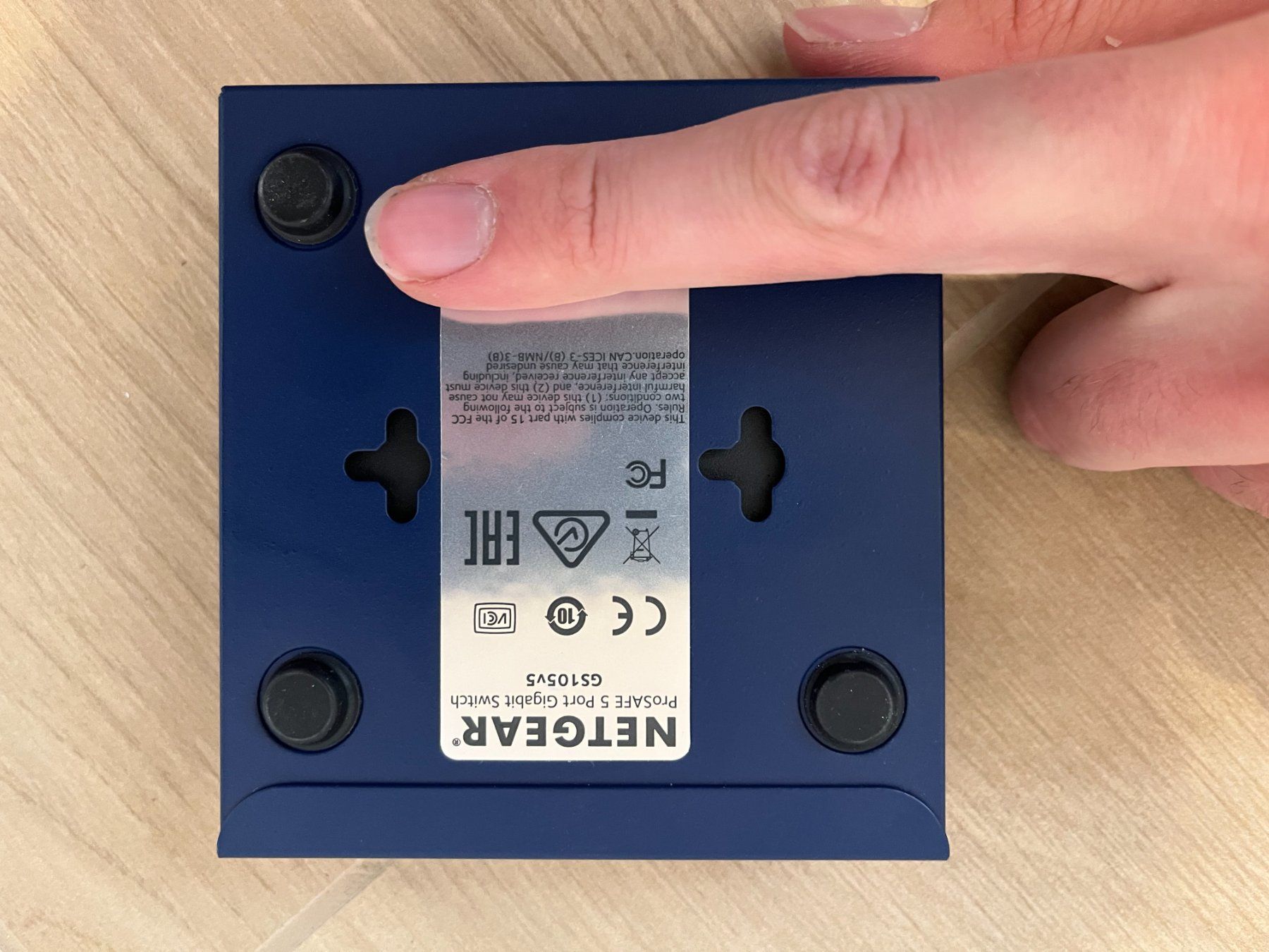 Netgear Hub & Switch: Netgear ProSAFE Gigabit Switch GS105 – Usato da Frauenfeld venduto da Hv 5
