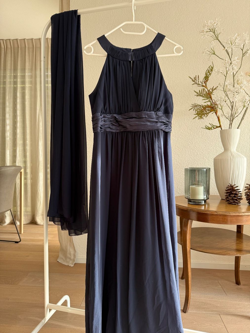 Vestiti: Abendkleid dunkelblau Gr. 40 – Usato da Männedorf venduto da Vechat