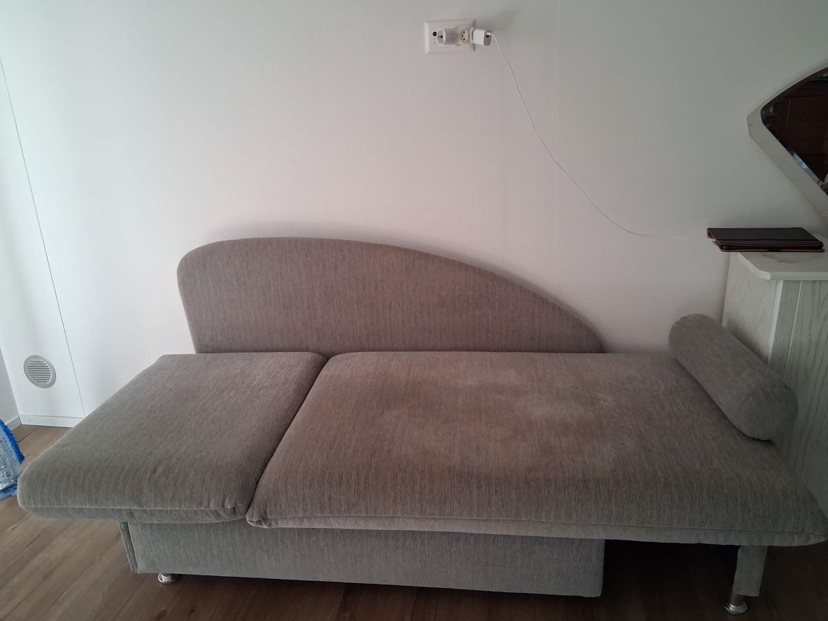 Divani: Sofa bed grey fabric good condition 200cm – Usato da Trachslau venduto da mrs_5st6 1