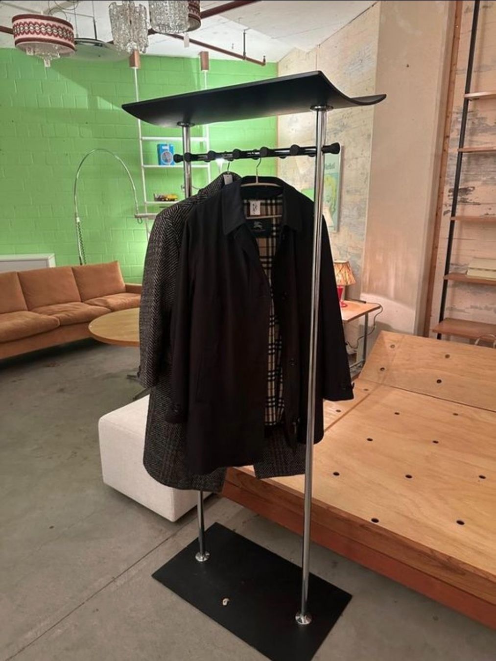 Guardaroba: Designer Garderobenständer – Usato da Basel venduto da kam_v6ft