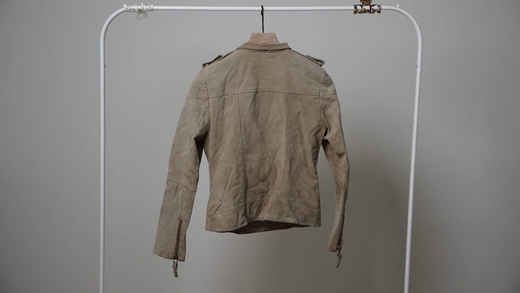 Mango Giacche: Mango Lederjacke Wildleder Jacke Bomber hellbraun beige – Nuovo (secondo la descrizione) da Zürich venduto da julia_vina 1