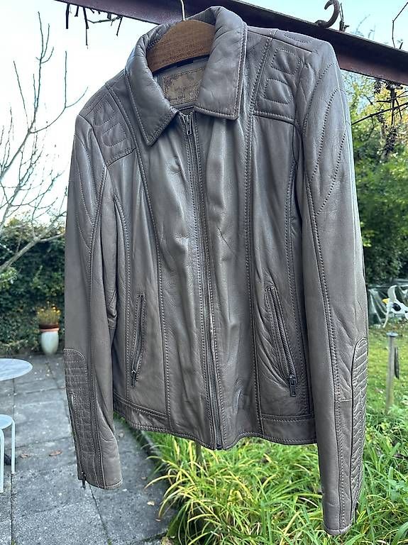 Giacche: Oakwood Damen Lederjacke – Usato da Münchenstein venduto da Vorsorge