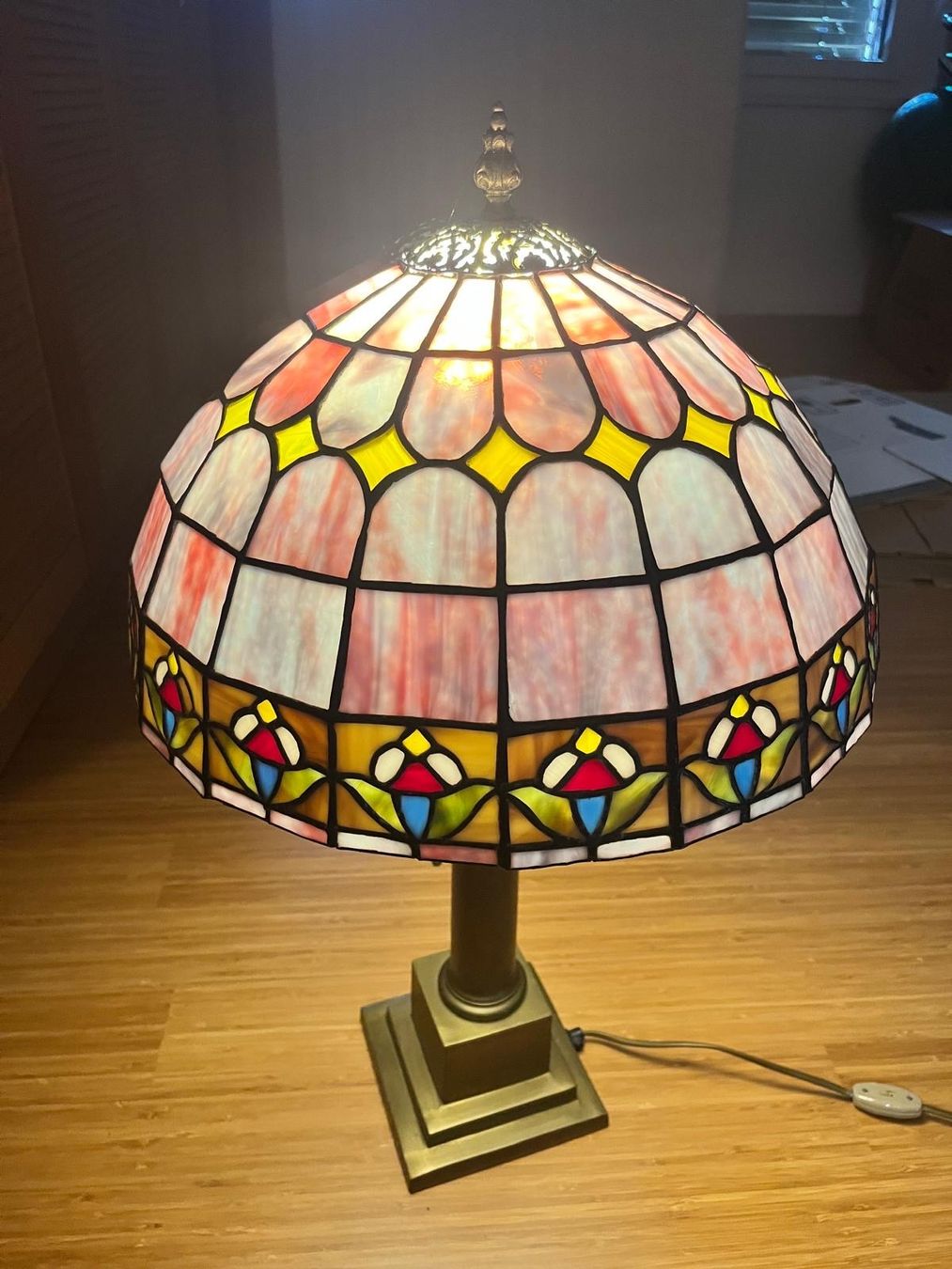 Lampade: Wunderschöne Tiffany-Stil Tischlampe – Usato da Klingnau venduto da Umweltklinik 8