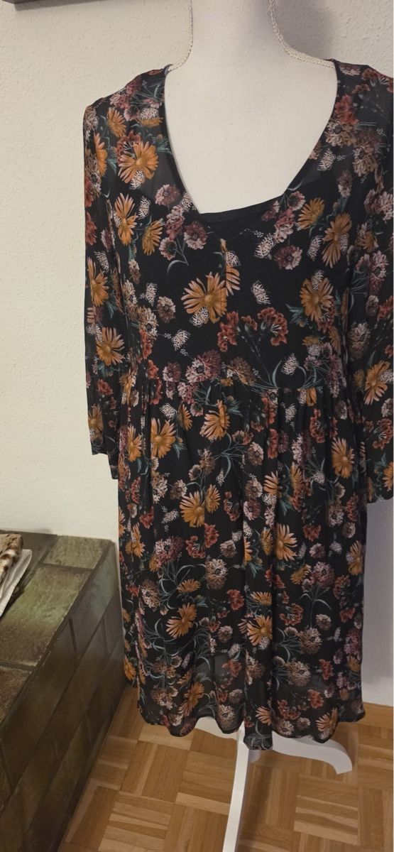 Nile Vestiti: Nile Sommerkleid, Grösse S, Blumenmuster – Nuovo (secondo la descrizione) da St. Gallen venduto da mania03 1