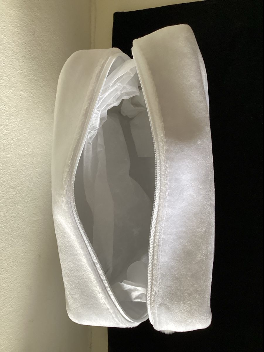 Clarins Custodie per cosmetici: Clarins, Kulturtasche mit Luxusprobe – Nuovo e nell'imballaggio originale da Salenstein venduto da Esprit57 3