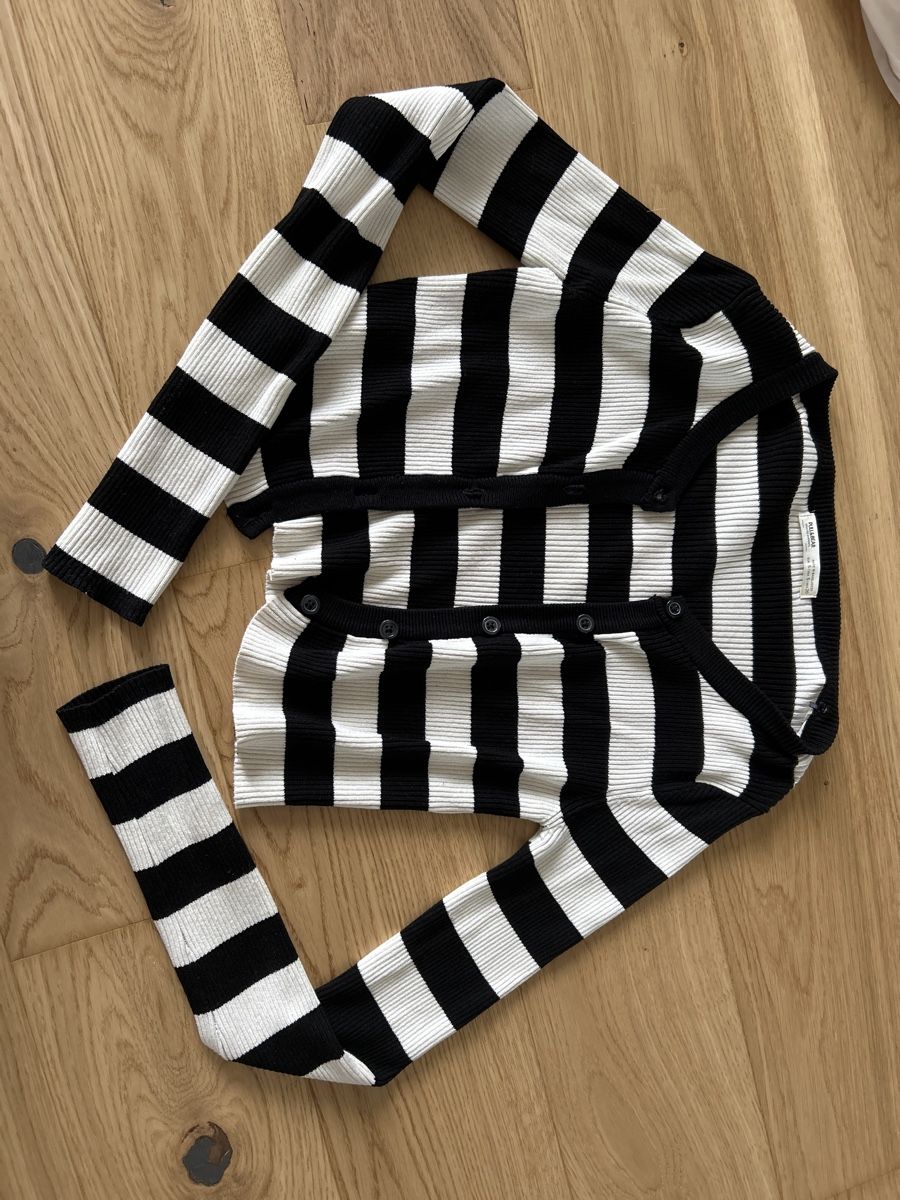 Giacche: Pull&Bear Strickjacke, Gr. S, schwarz/weiss, neuwertig – Nuovo (secondo la descrizione) da Grafstal venduto da cleliadea