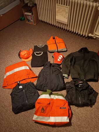 Diverse SBB Kleider, Jacke, Gillet, Hüte....
