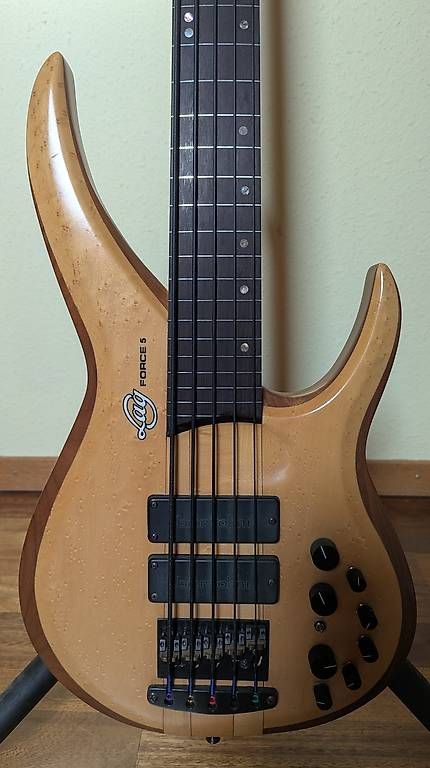 Strumenti musicali: Lag Force 5 Fretless – Usato da Genève venduto da dikkjo 1