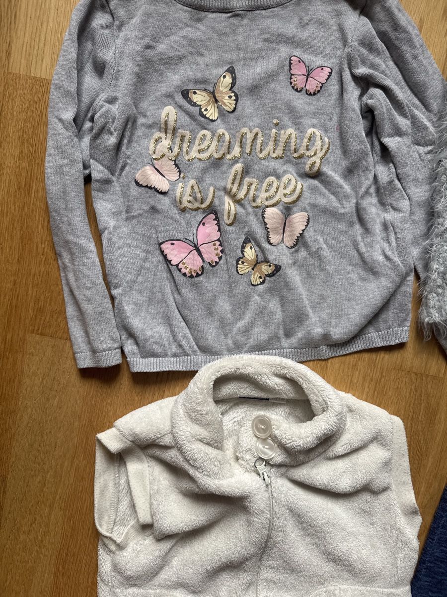 Pullover & Sweatshirts: Mädchen Pullis und Weste 110-122 – Gebraucht aus Wädenswil von dorodi 1