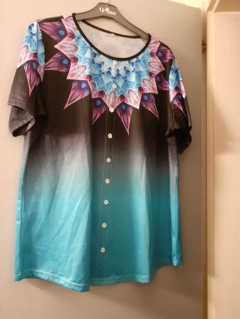 Sommerliches Shirt mit buntem Mandala-Print, Grösse XL