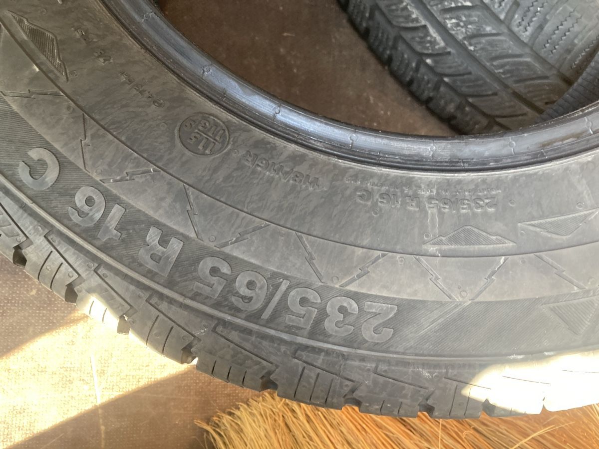 Accessori per altri veicoli: 235/65R16C Continental – Usato da Liebistorf venduto da Coyotes
