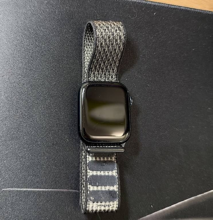 Smartwatch: Apple Watch Series 8 Mitternacht – Gebraucht aus Niederhasli von simi_pro