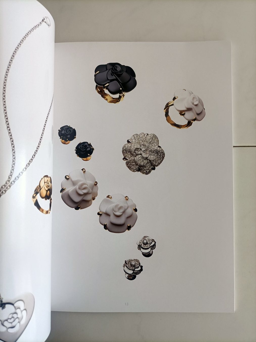 Bücher: Catalogue Brochure joaillerie Chanel (FR) – Gebraucht aus crans montana von AB3963 3