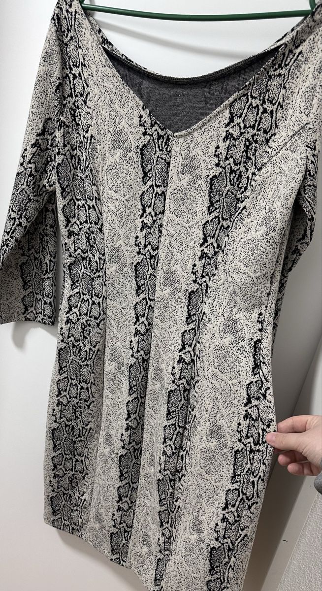 Guess Vestiti: GUESS SCHLANGENPRINT KLEID – Nuovo (secondo la descrizione) da Oberglatt ZH venduto da end_9z2w 1