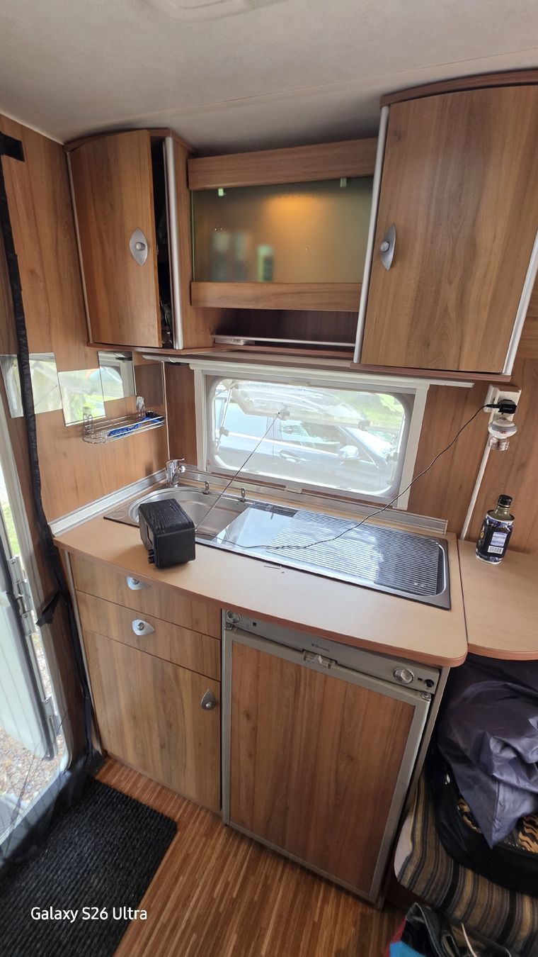 Mobilhome: Wohnwagen Bürstner Averso 390 TS weiss/grau – Usato da Unterägeri venduto da cicu29 7
