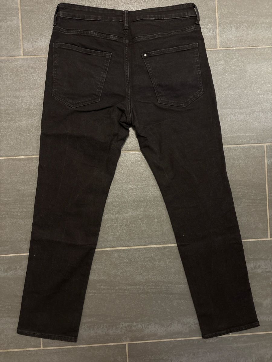 H&M Jeans: H&M Regular Fit Jeans 33/32 – Nuovo (secondo la descrizione) da Rümlang venduto da svent 4