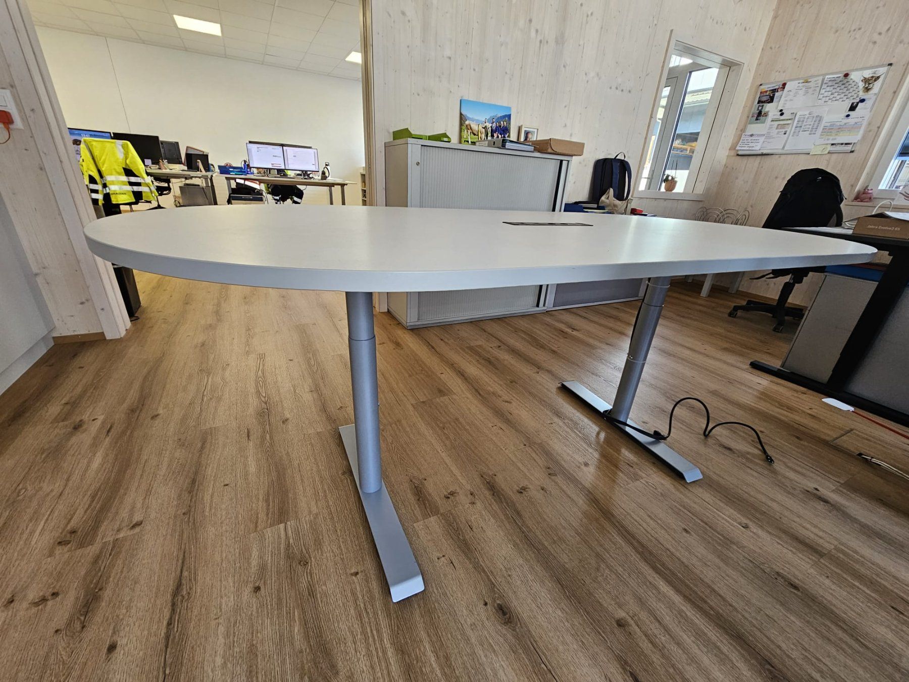 Ovaler Konferenztisch 200 × 100 cm – höhenverstellbar (D'occasion) à ...