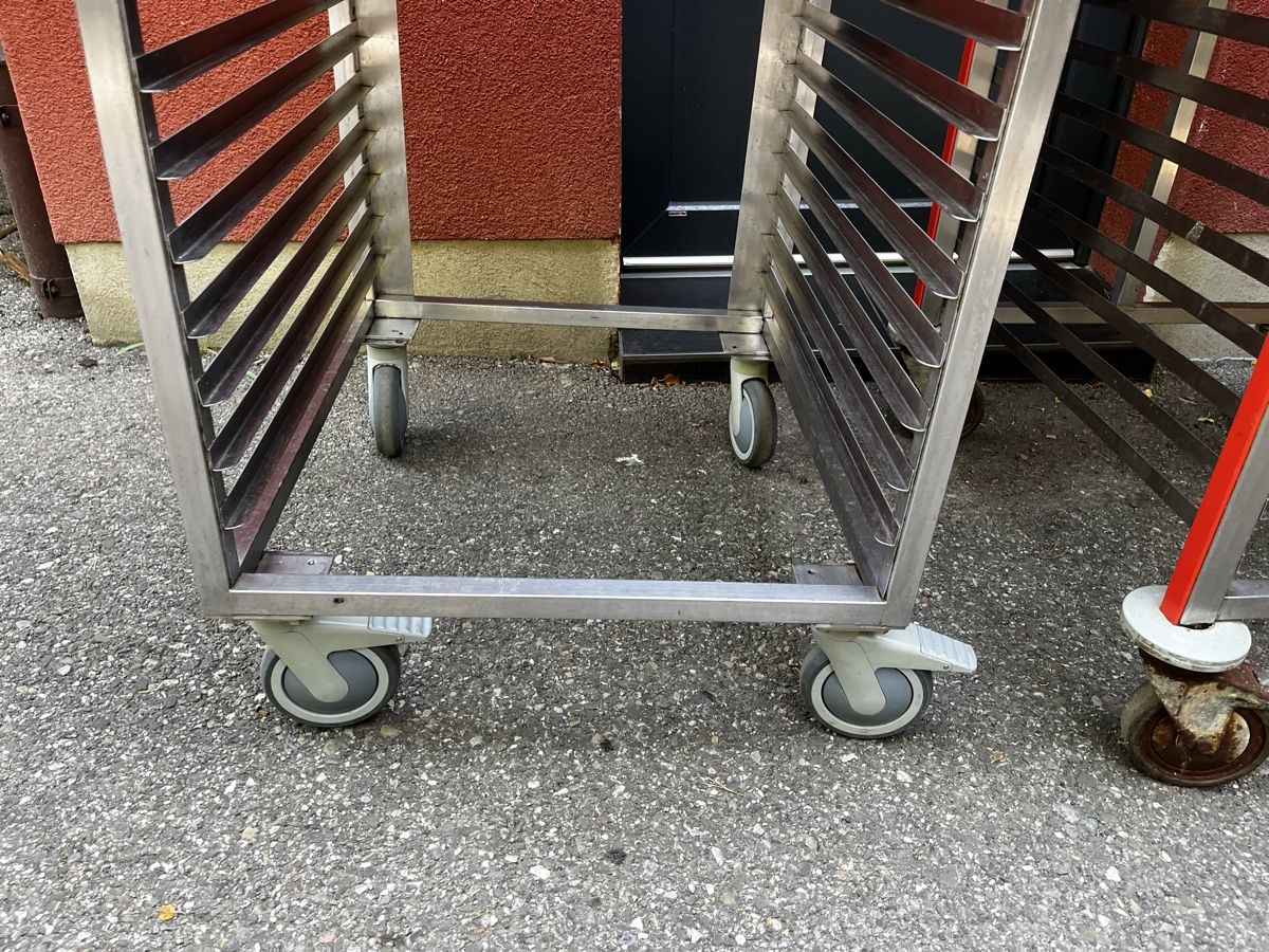 Cucine complete: 2 x 2/1 Regalwagen mit je 12 Einschüben  – Usato da Dittingen venduto da Cervolino77 2