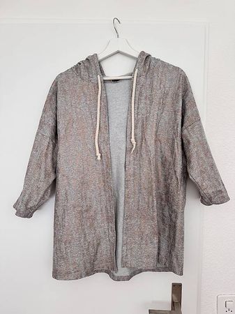 Offener Cardigan mit Kapuze