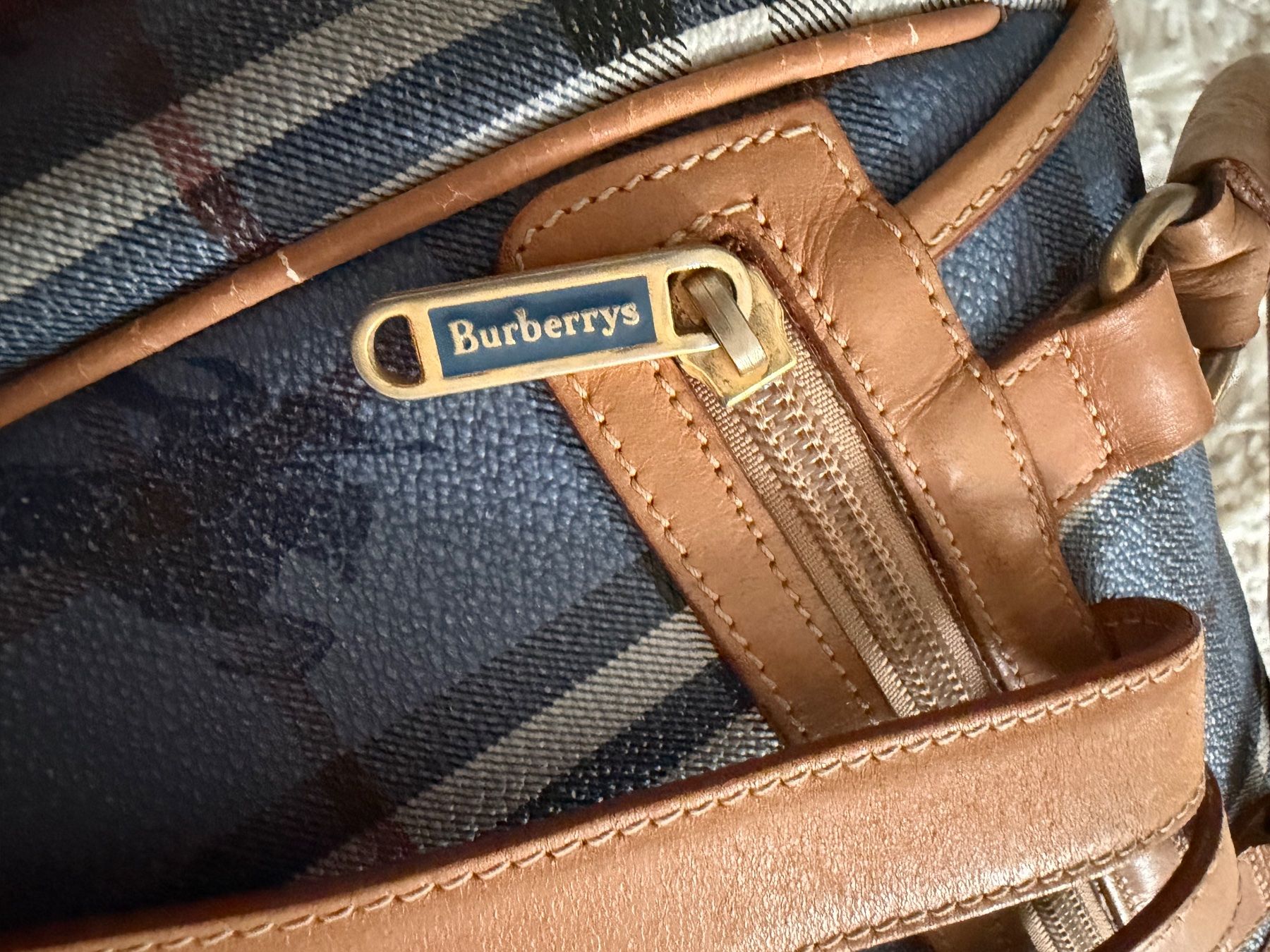 Burberry Rucksäcke: Vintage Burberry backpack – Gebraucht aus Schaffhausen von Nadiuna 4