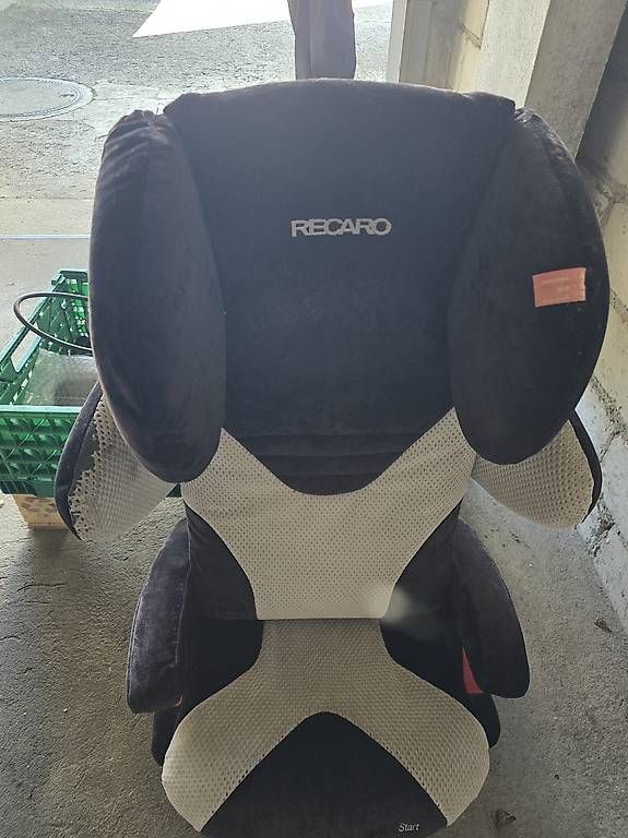 Seggiolini per auto: Recaro Kindersitz Auto – Usato da Dällikon venduto da Dominik_93