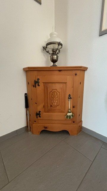 Commodes: Arvenmöbel Eckmöbel – D'occasion à Zürich par Kiruno
