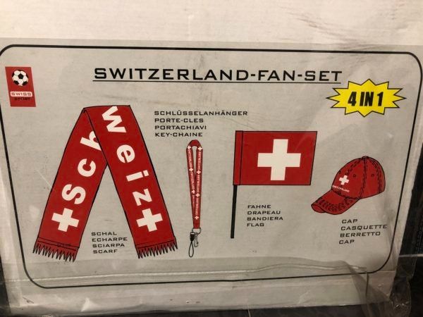 Fahnen: Suisse écharpe, drapeau, casquette, porte-clés – Neu (gemäss Beschreibung) aus La Chaux-de-Fonds von Kisah 1