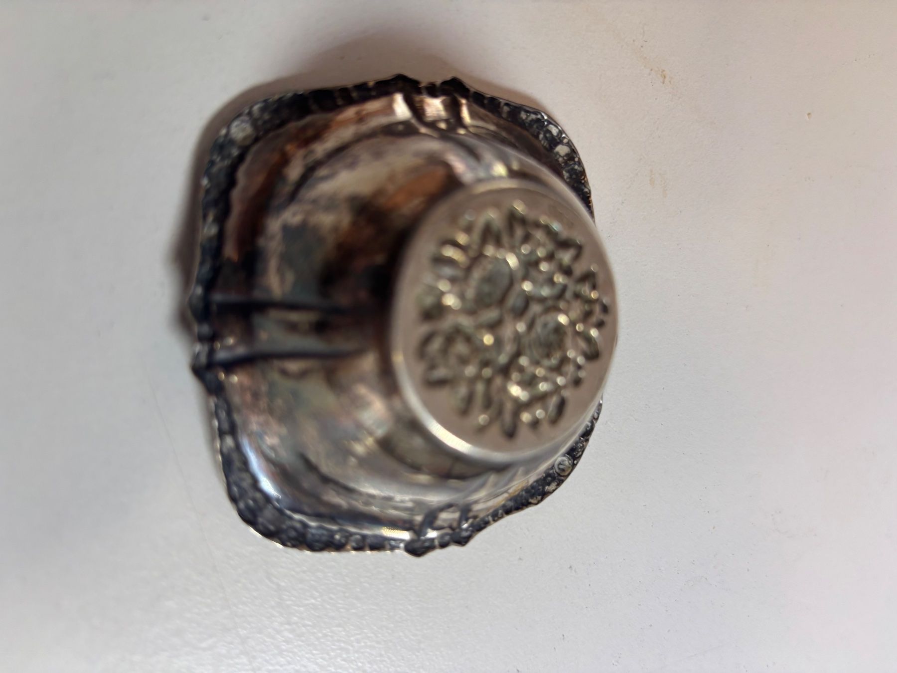 Ciotole: Kleine Schale mit Blumenmuster, Silber 830, ca. 19 gr. – Usato da Plasselb venduto da Mike760 1