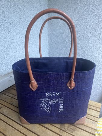 neue Tasche aus Stroh, Stoff und Leder