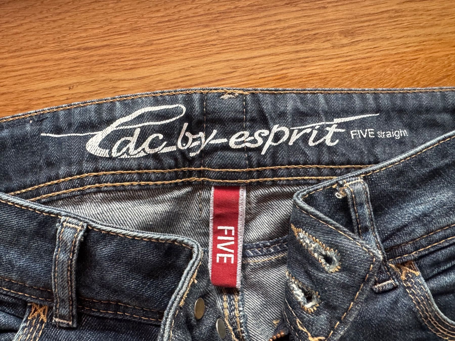 Esprit Jeans: Originale Esprit EDC Jeans Gr. 28 Dunkelblau – Usato da Bern venduto da Moonsleeper 4