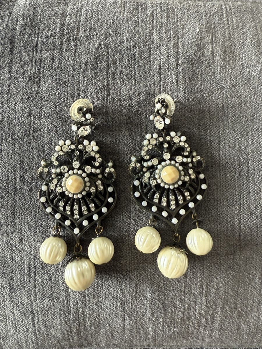 Orecchini pendenti & Orecchini a lobo: Grosse Statement Ohrringe mit Kunstperlen mit Strasssteinen – Usato da Buchs ZH venduto da KittyInStyle
