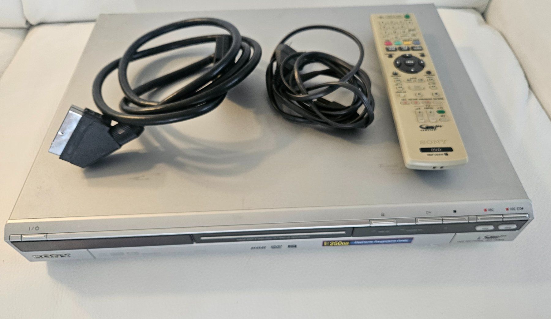 Tutti i DVDs: Sony DVD-Player – Difettoso da Spiegel b. Bern venduto da JeromeG9 3