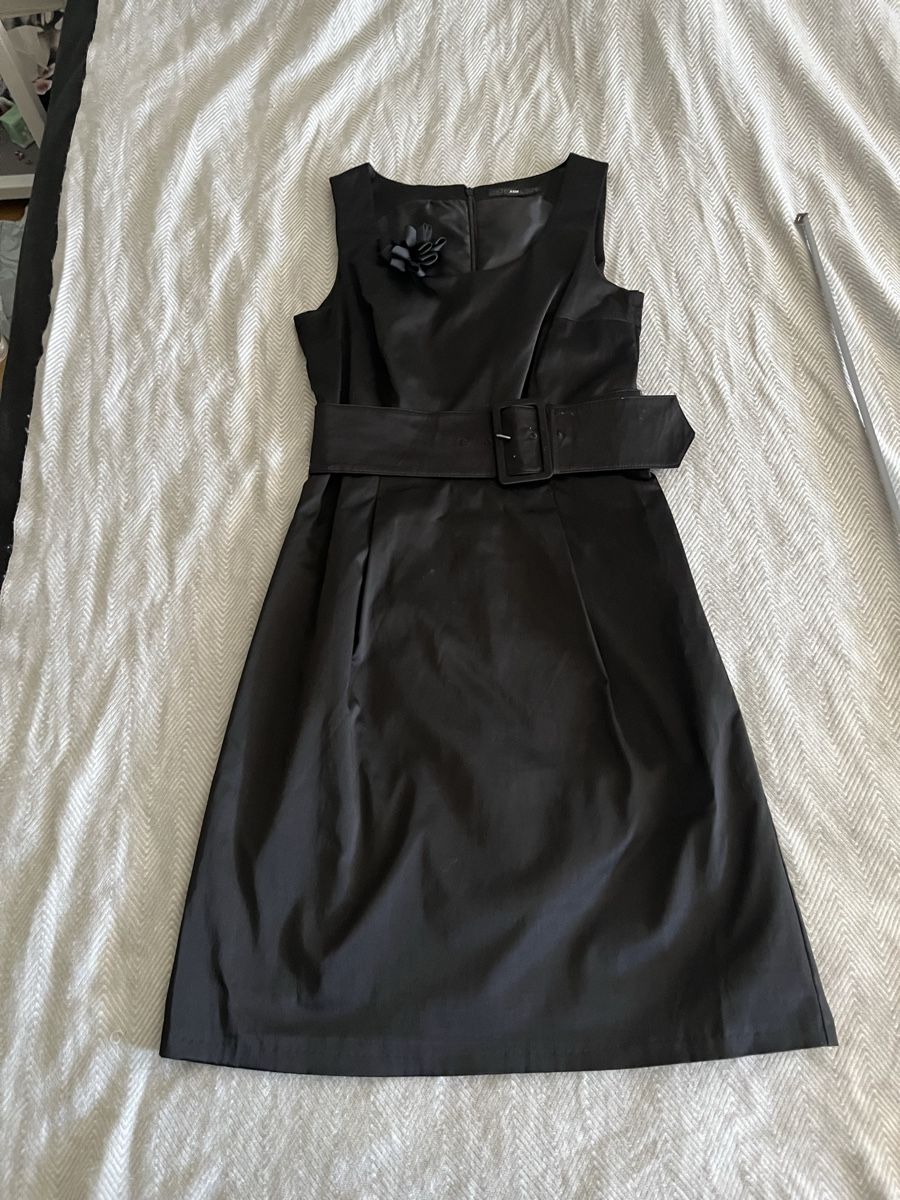 Vestiti: Kleid schwarz mit Gurt, guter Zustand – Usato da Olten venduto da sae_82z2