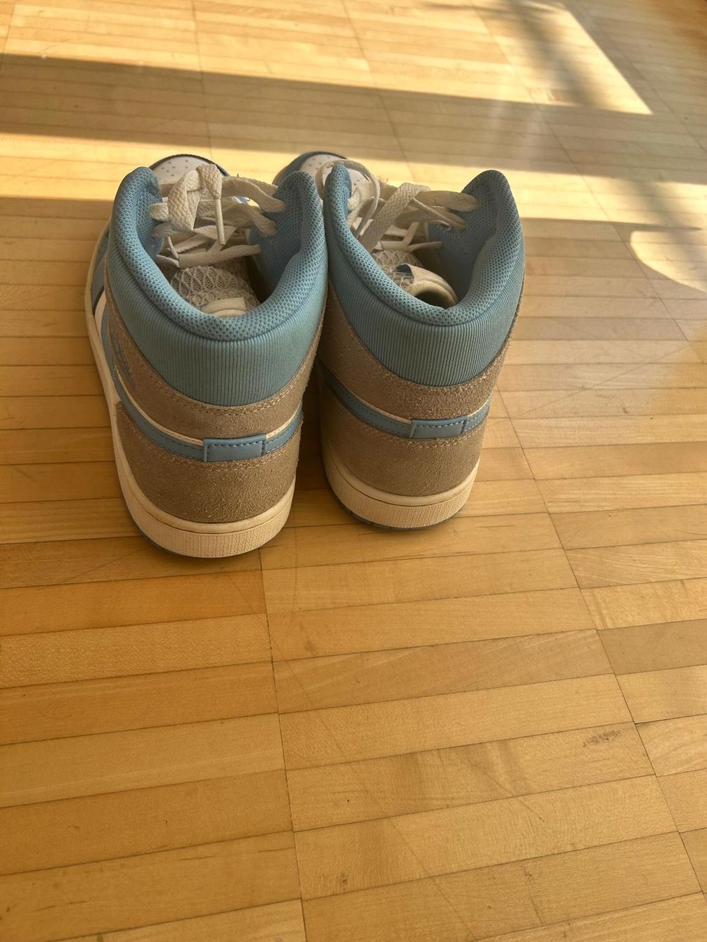 Jordan Scarpe da uomo: Jordan 1 Mid University Blue Grey – Usato da Luzern venduto da Carlita-21 5