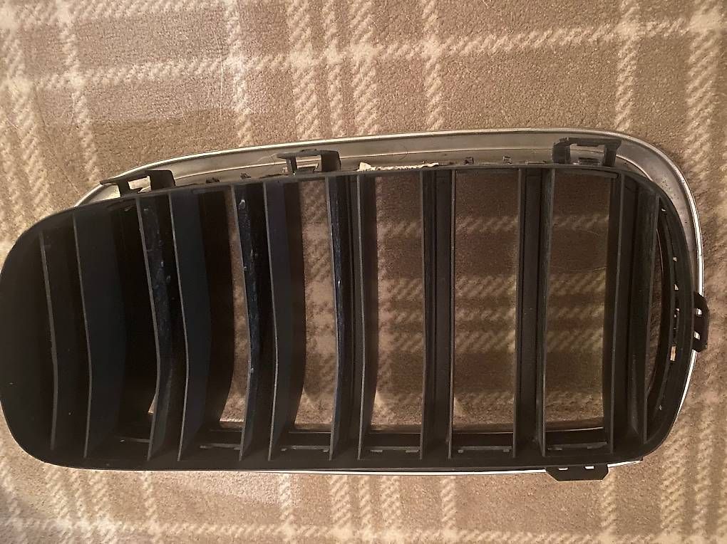 Tutti pezzi di ricambio auto: Original BMW X5 Kühlergrill Nieren – Usato da Oetwil am See venduto da danielng718 4