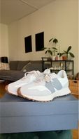 New Balance 327 Sneaker - Grösse 42 - Grau/Weiss Sommer